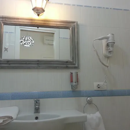לינה וארוחת בוקר Fortino 3*